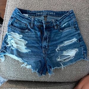 Size 4, American Eagle strigid jean shorts